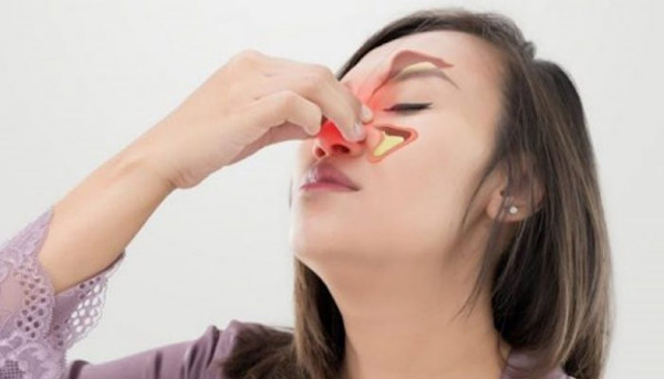 Xoa bóp hai cánh mũi đúng cách giúp giảm nghẹt mũi khi đi ngủ hiệu quả